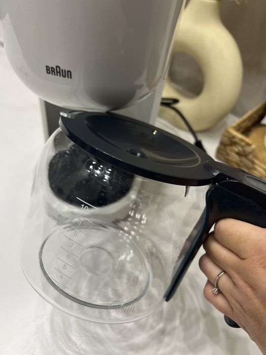 Кофеварка Braun.
