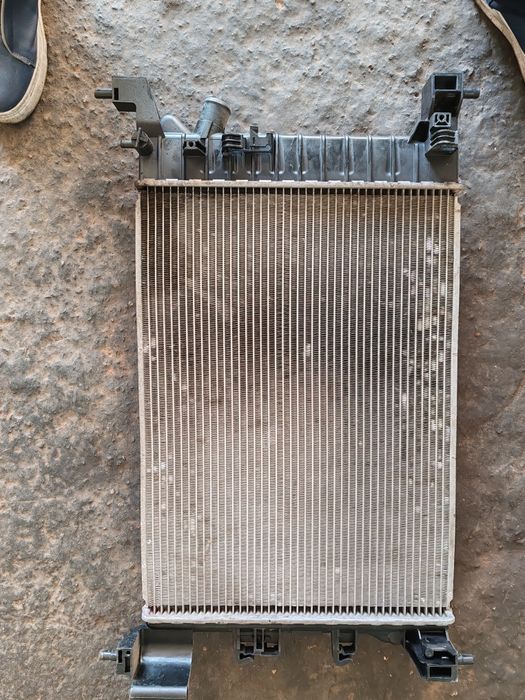 Cobalt avtomat va mehanika radiatorlari