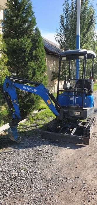 Mini ekskavator sotiladi