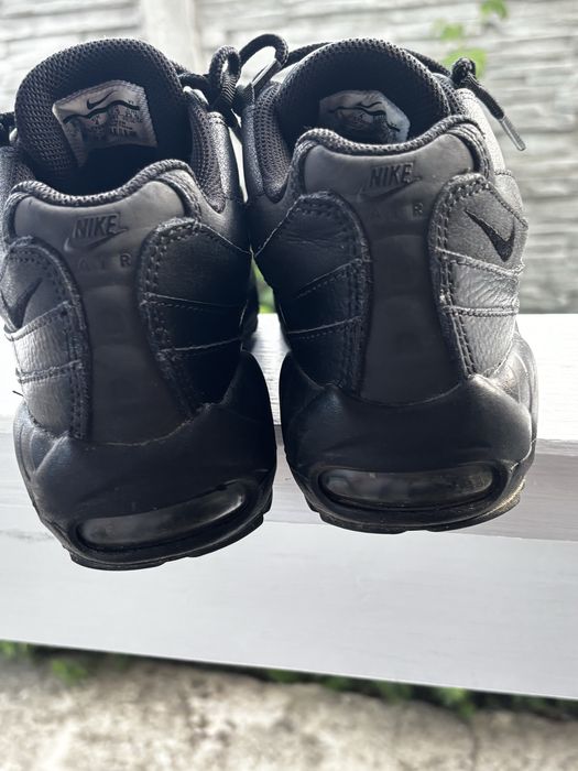Vand adidasi Nike Air max