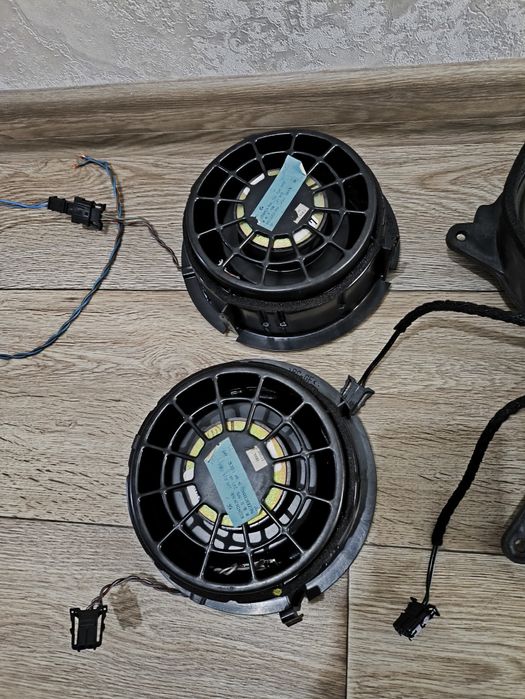 Колонки mercedes  210 /124