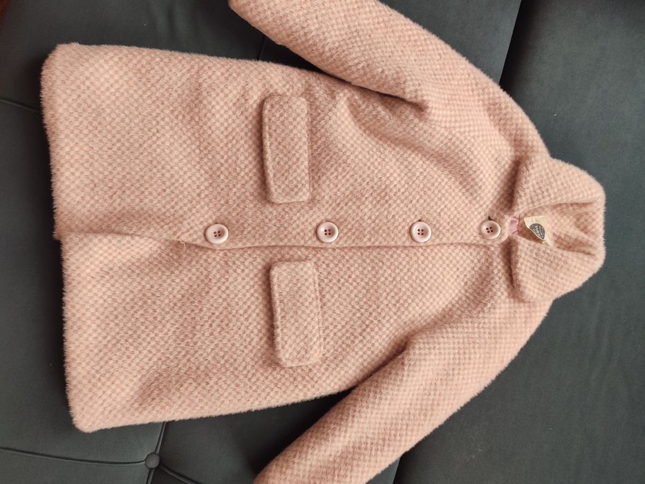 Продам пальто для девочки