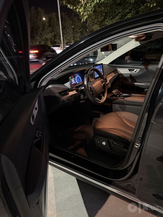 Hongqi eqm5 500km