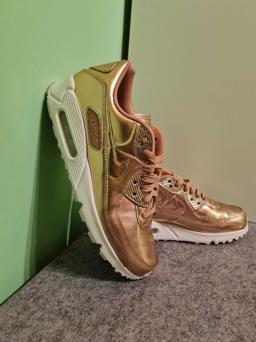 Nike gold rose limited edition  оригинални маратонки