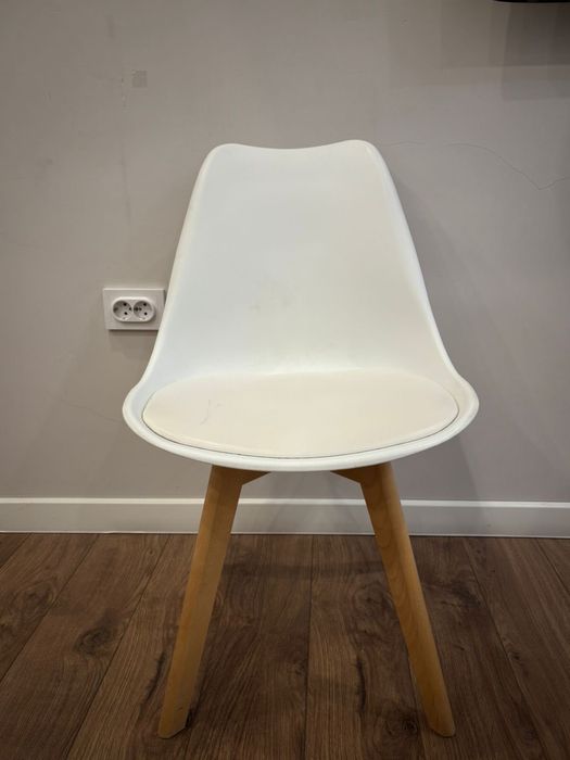 Стол со стульями