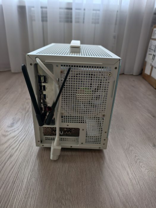 Gaming PC  Ryzen  7 9700x/ RTX 4070 TI Super / 32GB DDR5 6000mhz /4TB