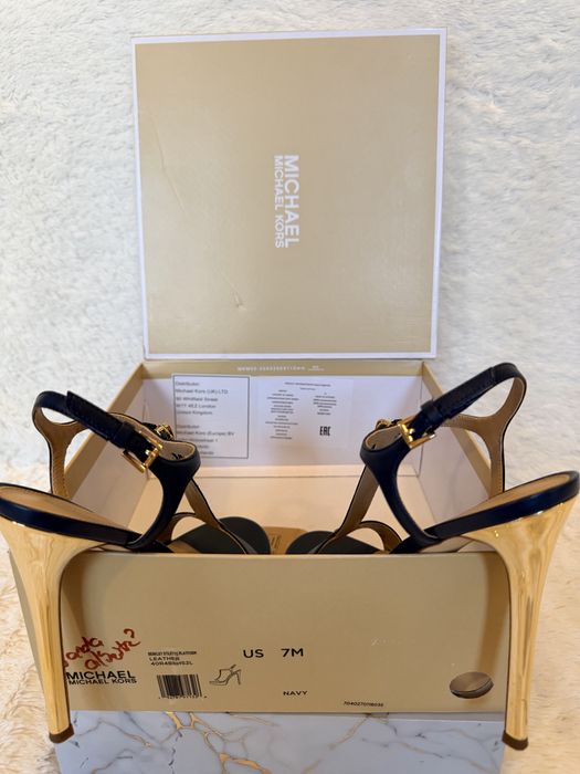 Sanda dama Mikael Kors-rafinate & statement