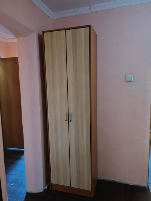 Продам прихожий шкаф, вешалка