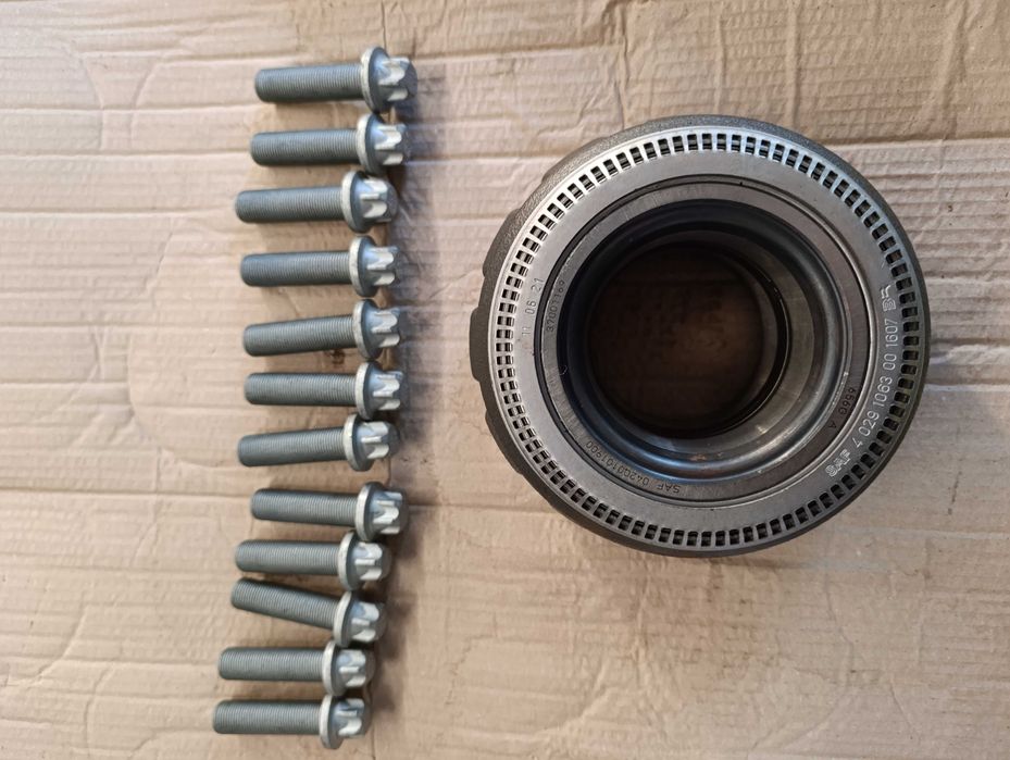 Лагер-главина комплект с крепежни болтове, подходящ за ремарке SChmitz