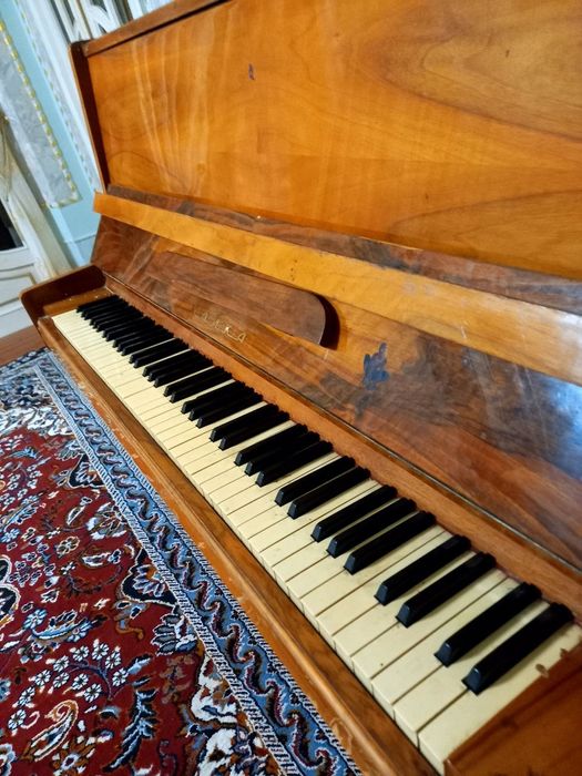 Пианино чайка сотилади