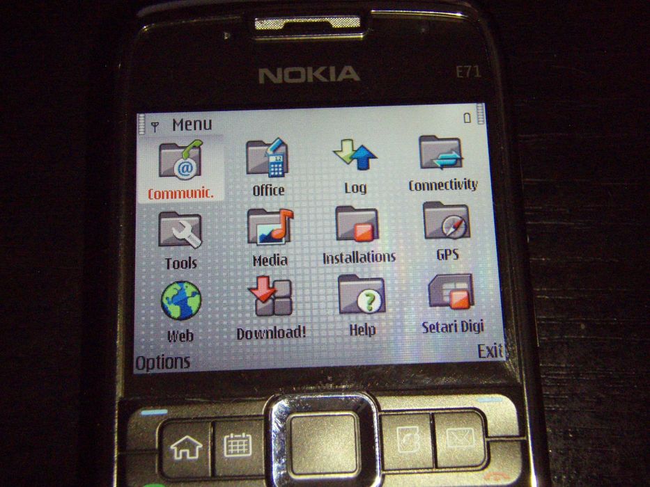 Nokia E71, functional in orice retea, aproape nou, la cutie