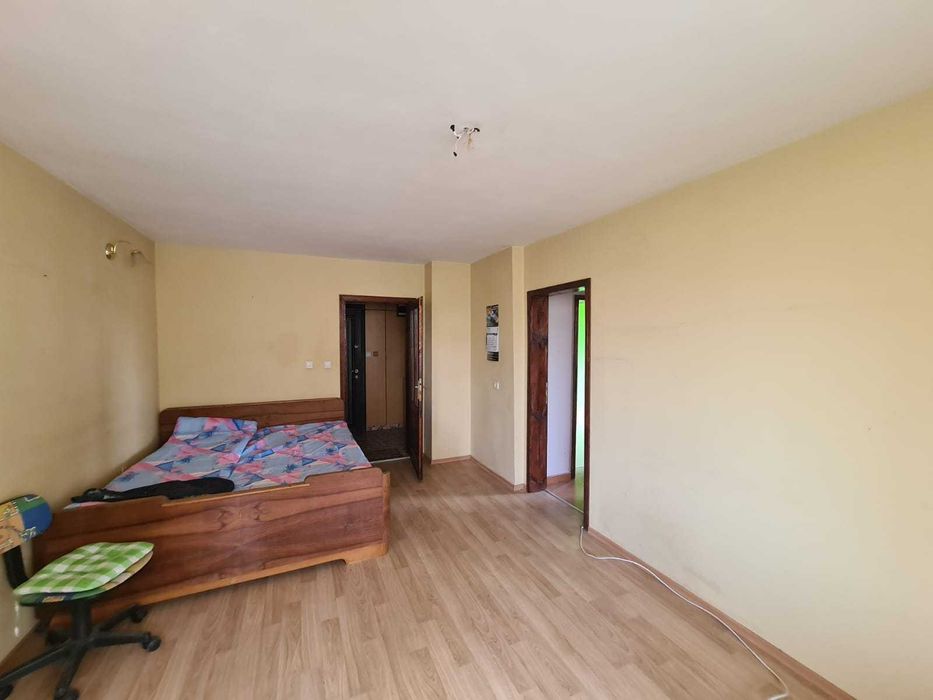 Тристаен апартамент в широк център, град Хасково