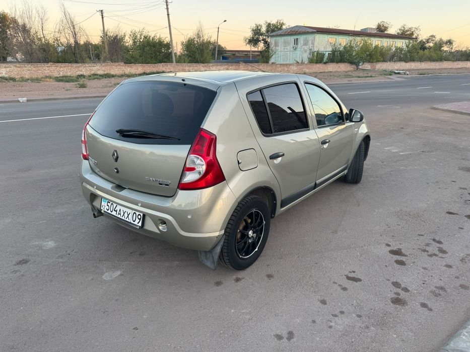 Продам Рено Сандеро