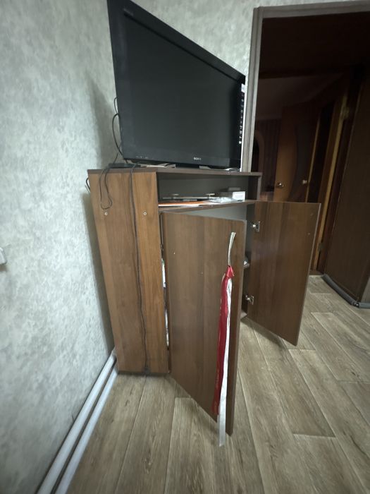 Угловая тумба под телевизор