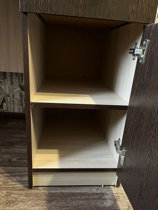 Продам стол состояние отличное