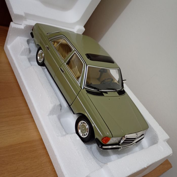 Machetă 1:18 Mercedes -benz W 123.