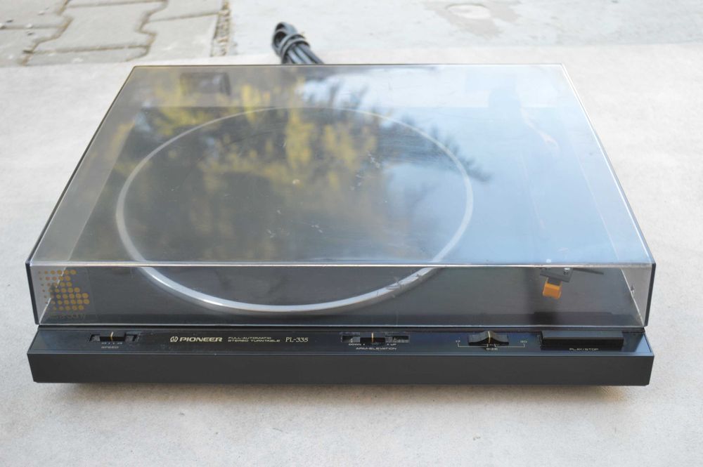 Pick up Pioneer PL 335