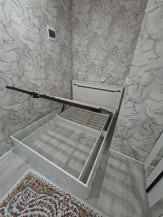 Продам двухспальную кровать...