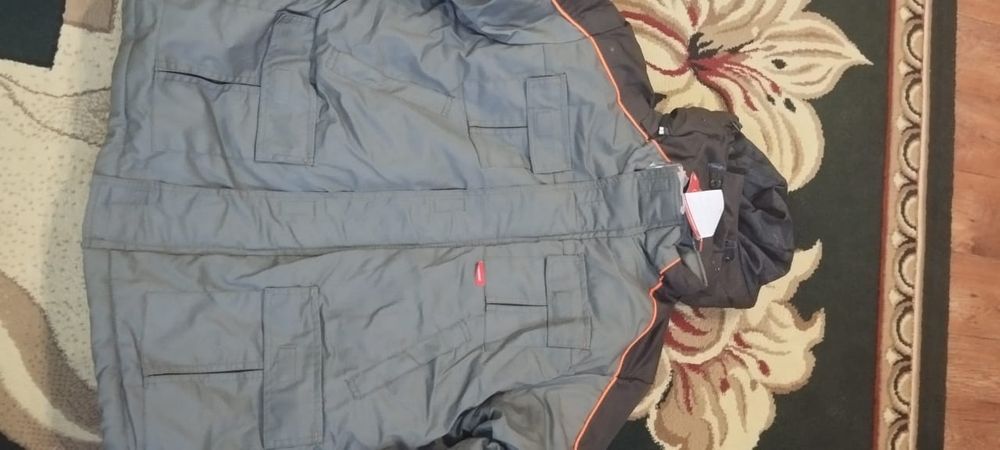 Продам костюм  .