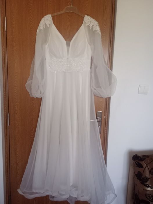 Vând rochie de mireasă