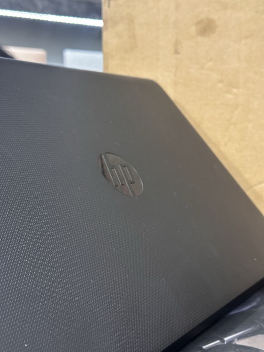 Офисный ноутбук HP laptop