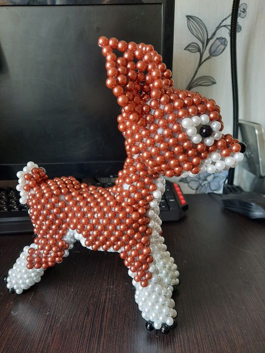 Олениха из бусин