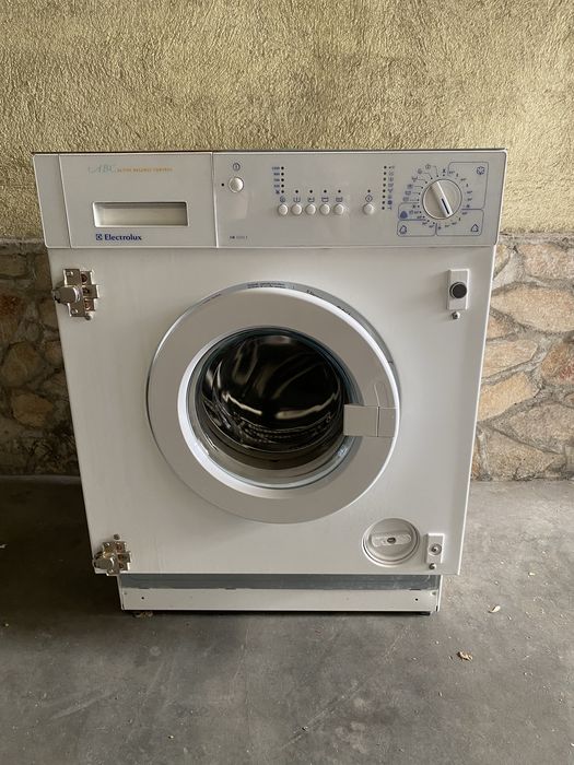 Пералня за вграждане Electrolux
