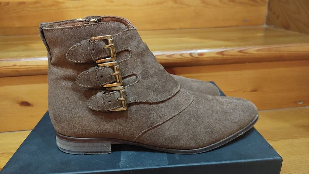 Полусапожки от Massimodutti.