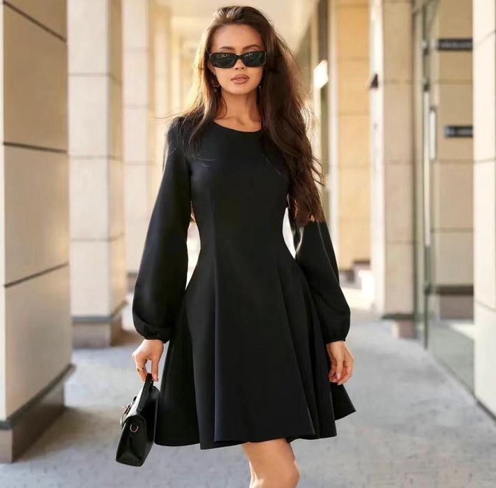 Базовая платье, в отличном состоянии