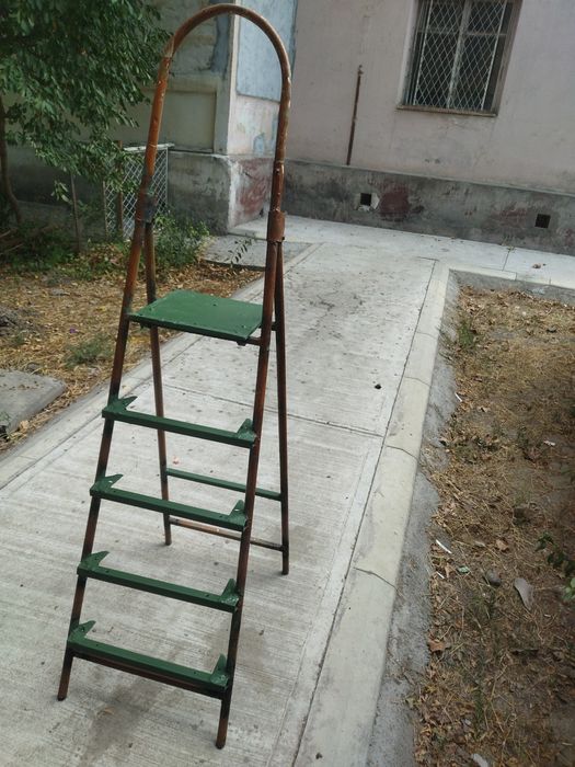 Лестница стремянка жэлезная