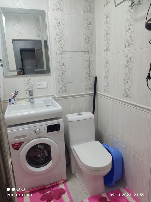 Продаётся двухкомнатная квартира на алайском рынке 2/4/4