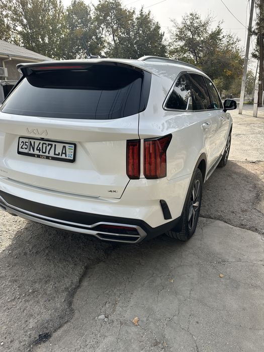 Kia sorento sotiladi