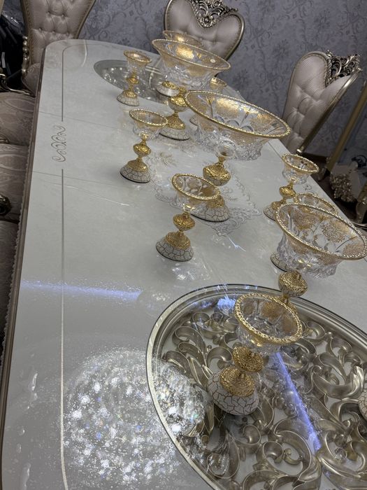 стол стулья новые