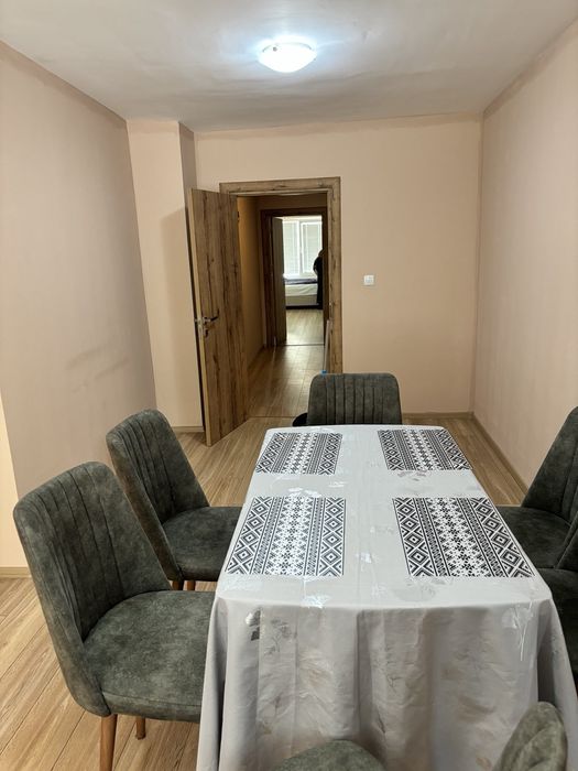 Тристаен апартамент с 2 отделни спални и 2 санитарни възела