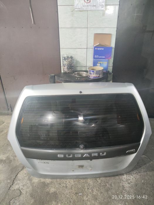 Продам крышку багажника на  Subaru Forester  SG,  дорест