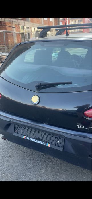 Vand Alfa Romeo 147 1.9 JTD / dau pentru rabla sau dezmembrari