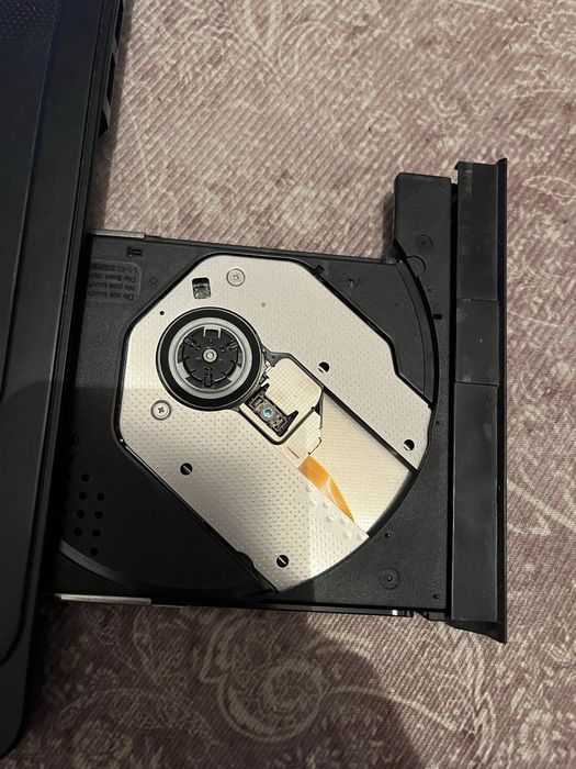 Ноутбук сатылады