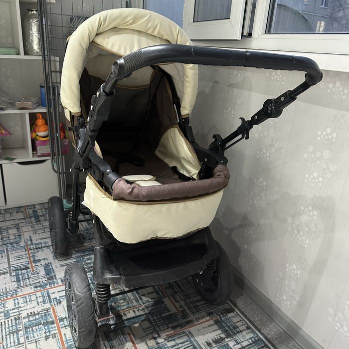 Продам детскую коляску