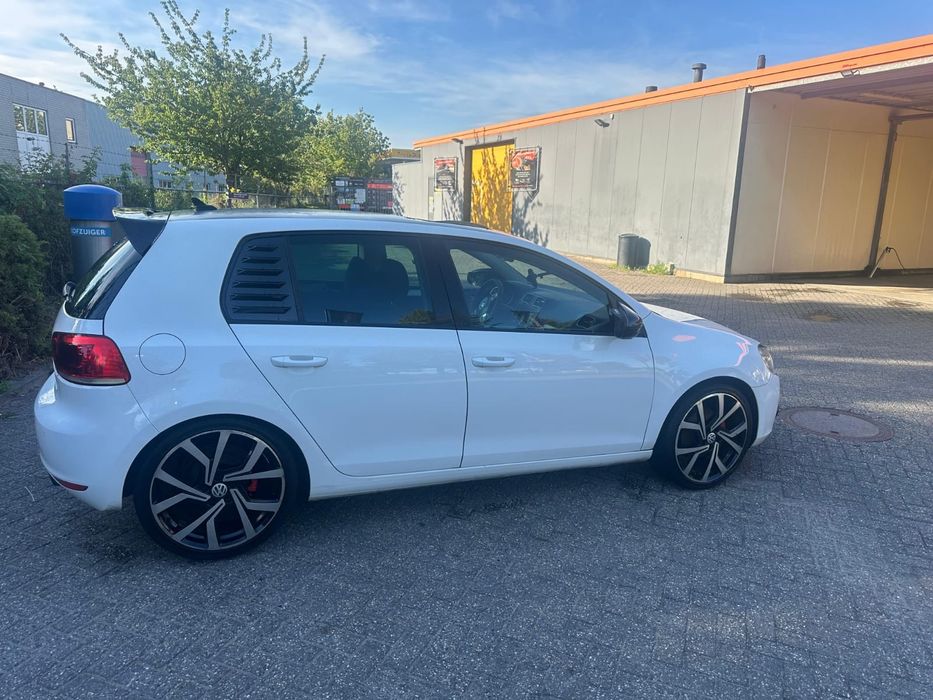VOLKSWAGEN Golf 2011 — imagine 3