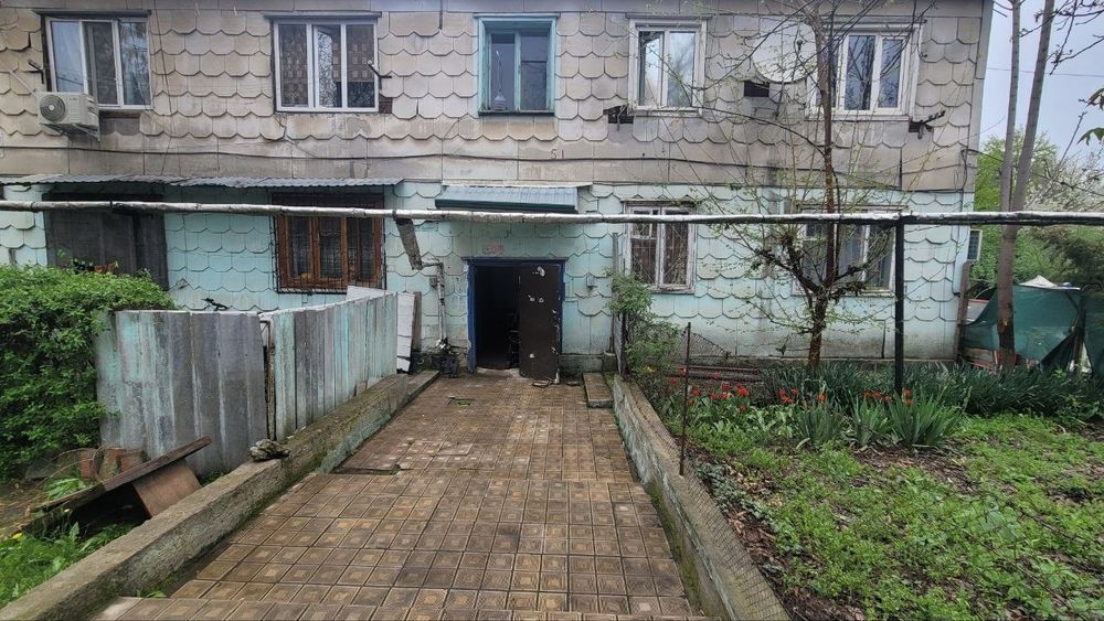 Сергели. 2 х комнатную квартиру в деревянном доме. В большом ассортиме