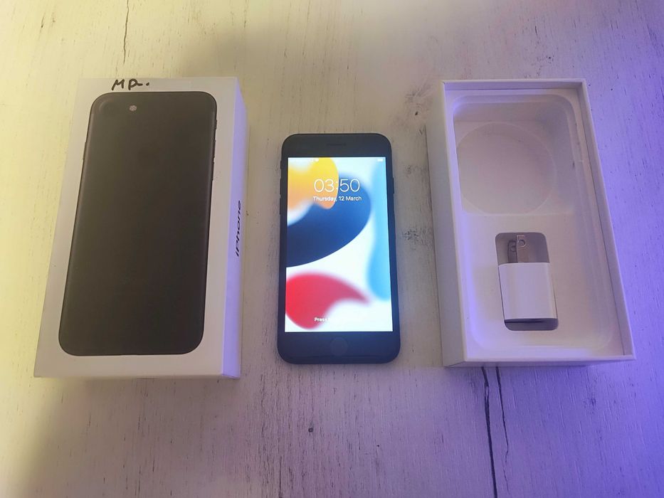 Продам iPhone 7 32 Gb чёрный