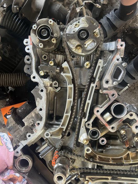 Двс на Ланд Крузер 2014.6л 1UR