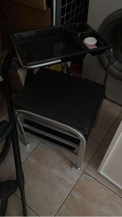 Vand masa manichiura aproape noua