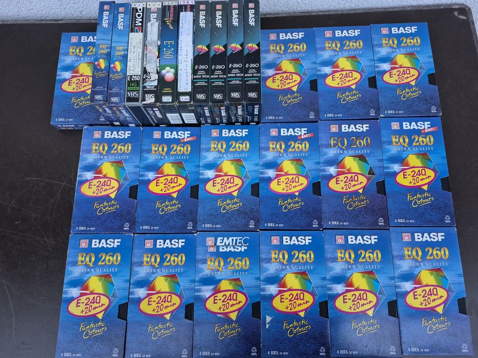 Vând Lot 30 casete video VHS originale Basf de 260 minute  cu filme