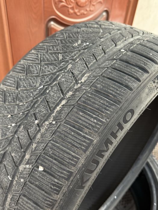 245/40/19 Kumho шины