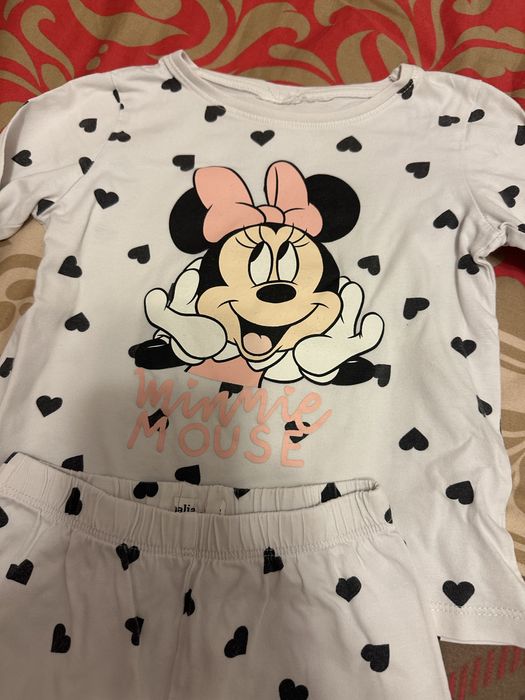 Lot pijamale Disney Minnie Mouse si Barbie 104