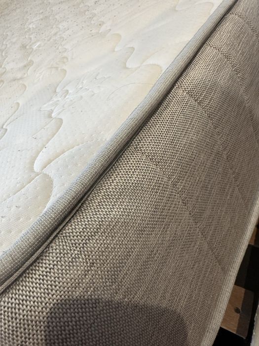 Продам Матрац двухспальный матрас