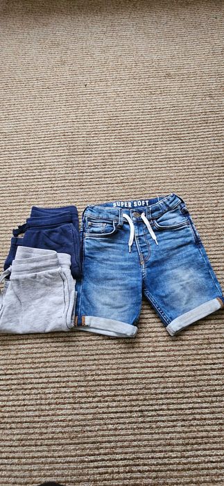 Къси панталонки - 1бр. Дънкови и 2бр от плат