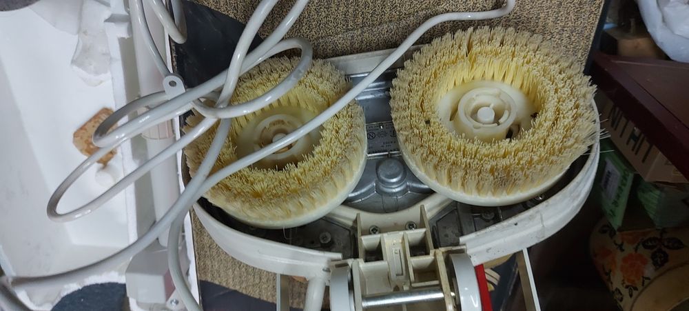 Машина за почистване на под