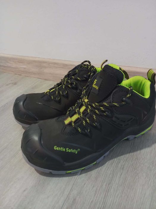 Incaltari, pantofi, bocanci protectie S3S bombeu compozit